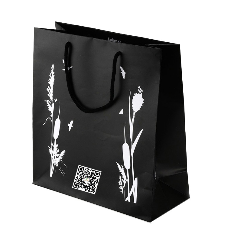 Đặt làm túi giấy đen in logo thương hiệu riêng giá cạnh tranh tại In Bao Bì Giấy Bảo Ngọc