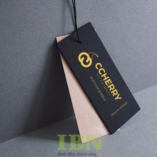 Mẫu nhãn mác quần áo hình chữ nhật in logo ép kim