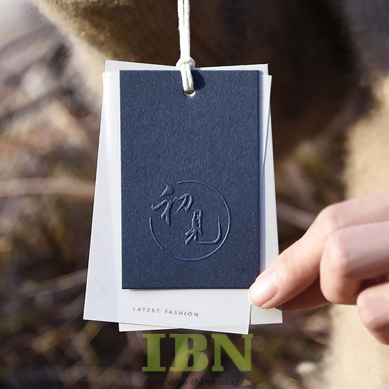 Mẫu nhãn mác quần áo in dập nổi logo