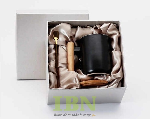 Mẫu hộp âm dương đựng ly có khay cố định phủ vải lụa sang trọng