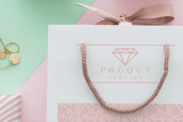Mẫu túi giấy đựng trang sức thương hiệu Phú Quý