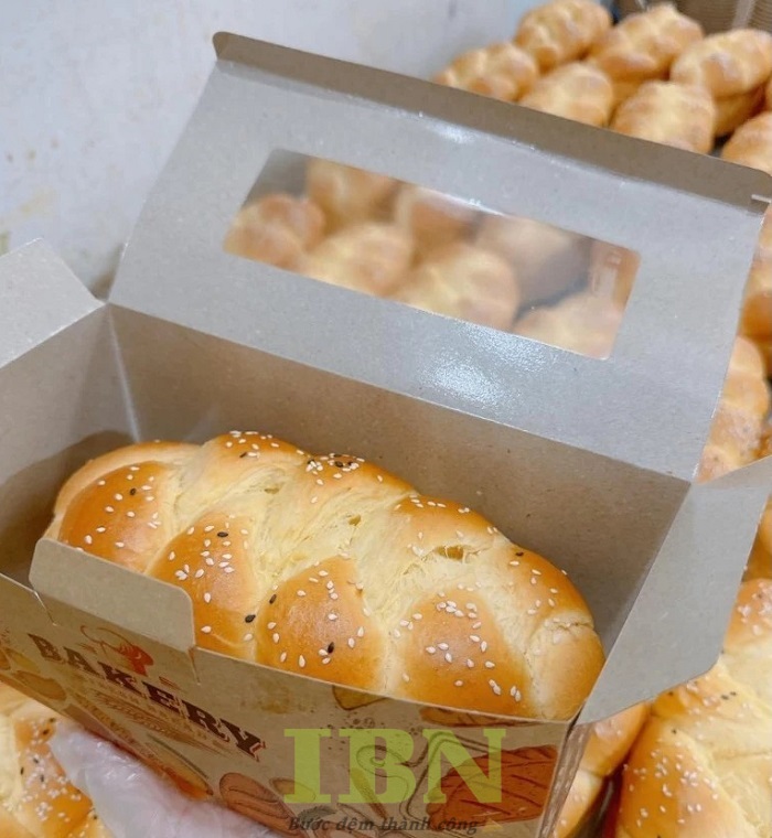 Mẫu hộp đựng bánh mì sandwich nắp gài có cửa sổ