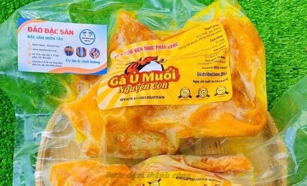 Mẫu tem nhãn gà ủ muối bằng decal nhựa