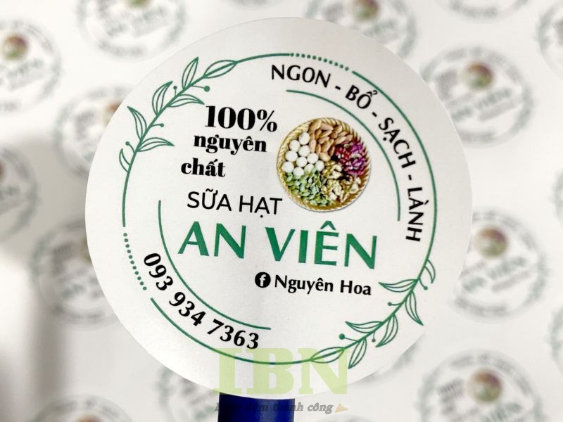 Mẫu decal chống thấm nước dán chai sữa hạt