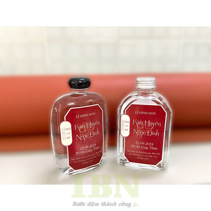 Mẫu decal dán chai nước đám cưới hình chữ nhật vát cạnh