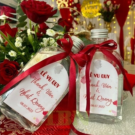 Mẫu tem dán chai nước đám cưới, đám hỏi dáng vòm
