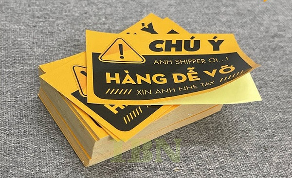 Mẫu decal dán chú ý hàng dễ vỡ