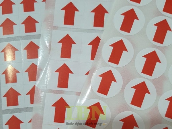 Mẫu tem mũi tên dán lỗi sản phẩm hình tròn cỡ vừa
