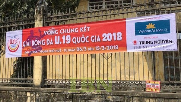 Phân biệt băng rôn với banner, standee, poster