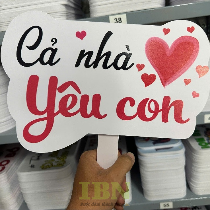 Bước 2: Chuẩn bị nguyên liệu và dụng cụ làm hashtag