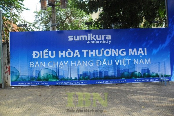 Ưu nhược điểm khi treo banner ngoài trời