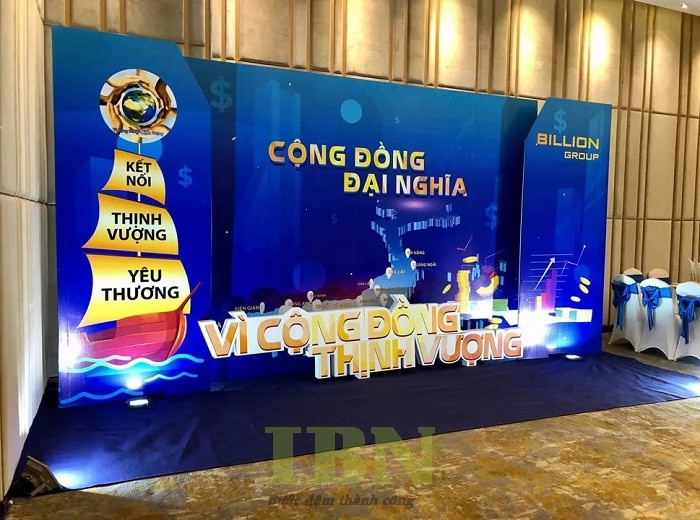 Lựa chọn chất liệu và công nghệ in backdrop