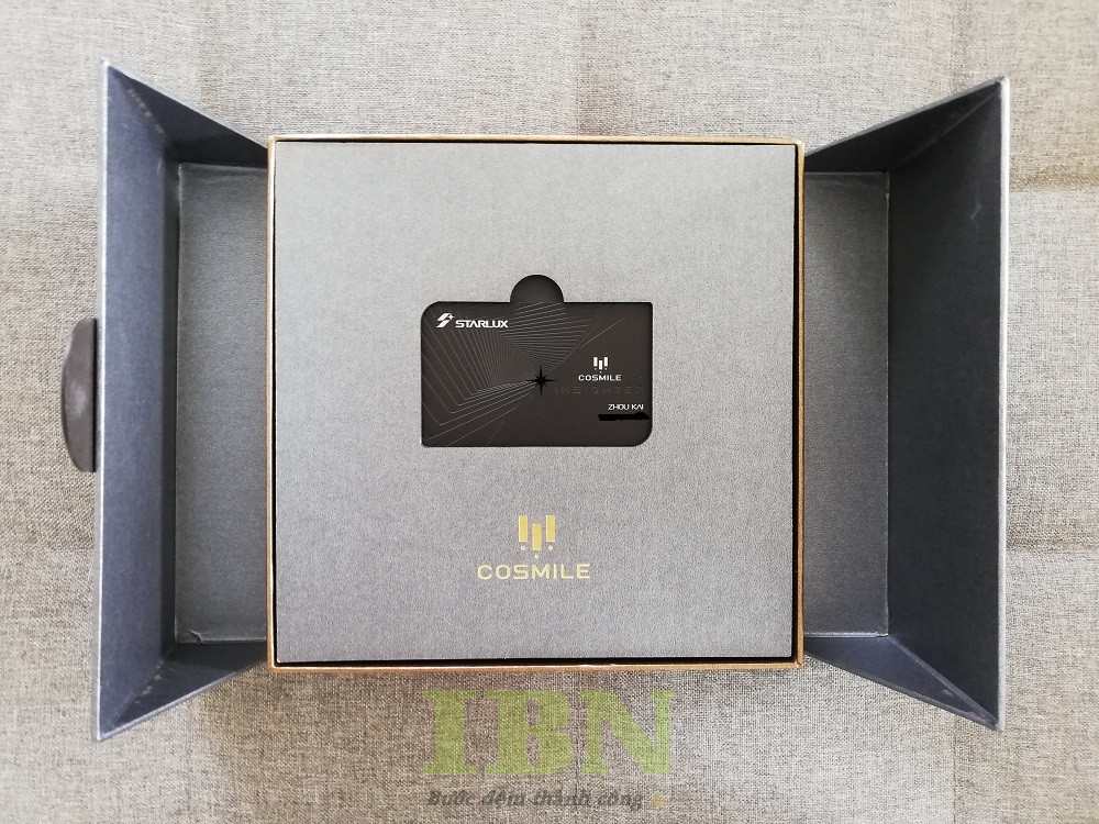 Hộp đựng thẻ VIP thiết kế dạng nắp cánh bướm