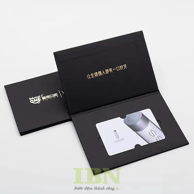 Mẫu hộp giấy đựng thẻ VIP ép kim logo sang trọng