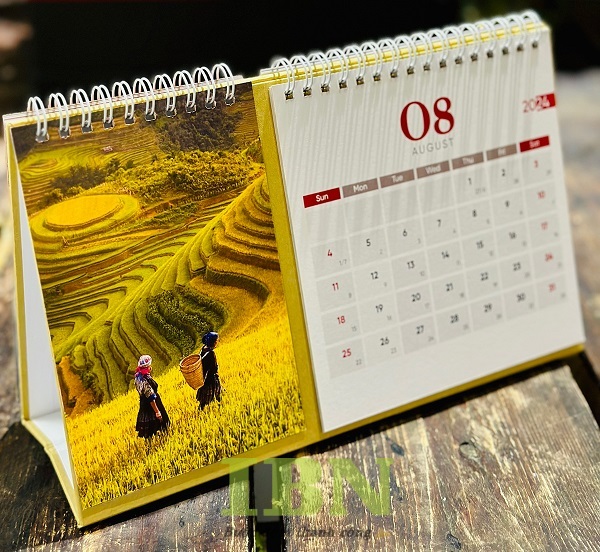 Mẫu lịch để bàn chữ A chủ đề thiên nhiên