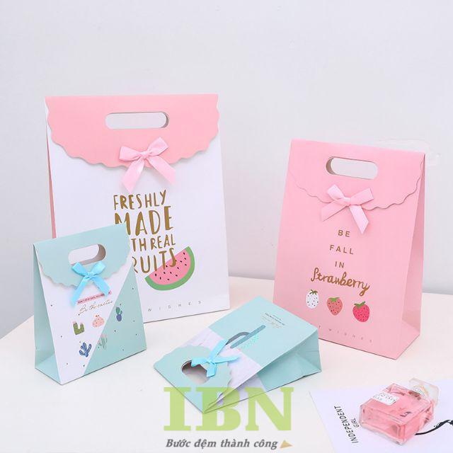 Mẫu túi giấy đựng quà tặng có nắp, thiết kế đẹp, nhiều kích cỡ