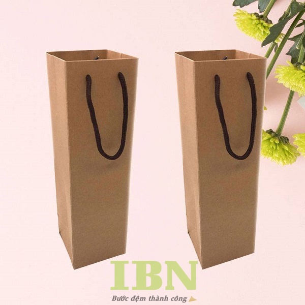 Mẫu túi giấy kraft đựng rượu thiết kế đơn giản