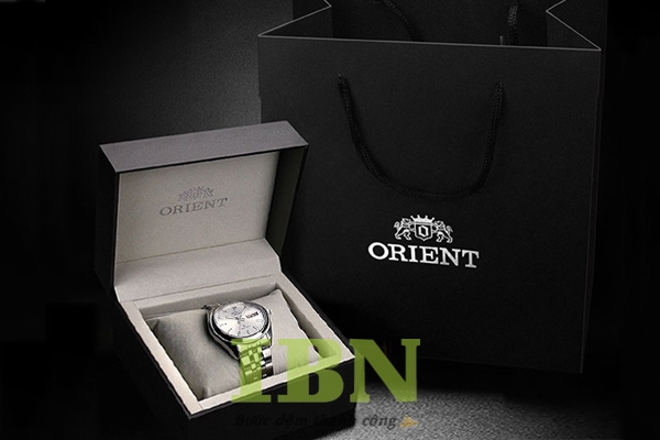 Mẫu túi giấy đựng đồng hồ ép kim logo