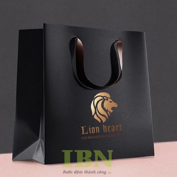 Mẫu túi giấy sự kiện in ép kim logo đẳng cấp