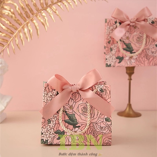 Các kiểu quai túi giấy sự kiện