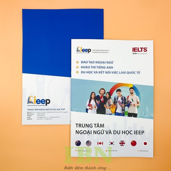 Mẫu brochure du học thiết kế theo yêu cầu