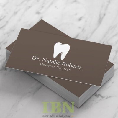 Mẫu card visit nha khoa màu nâu đơn giản, tinh tế