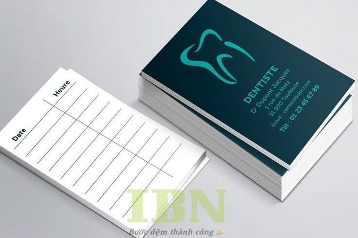 Mẫu card visit nha khoa dáng dọc thu hút