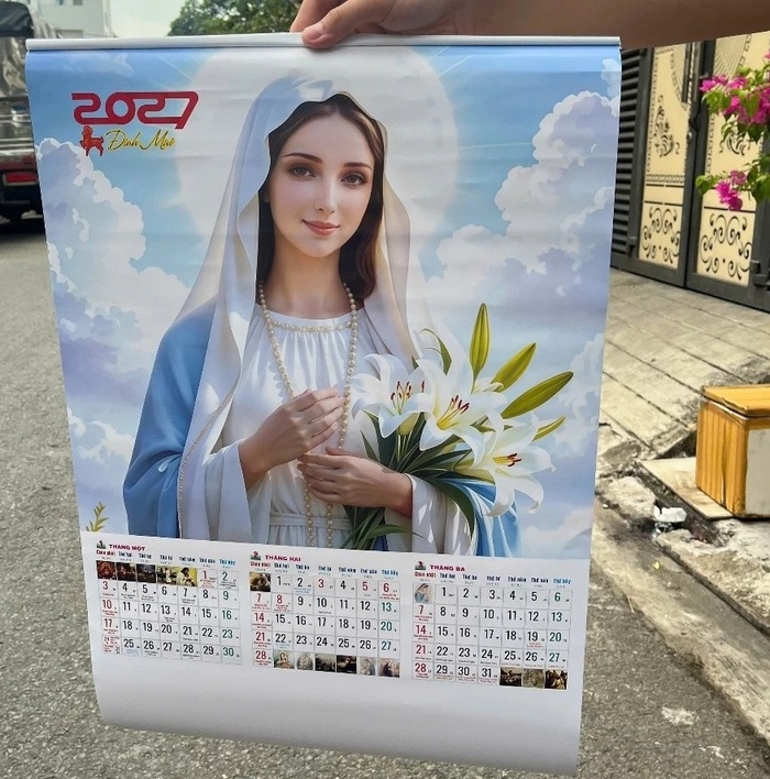 Mẫu lịch treo tường nẹp thiếc chủ đề công giáo