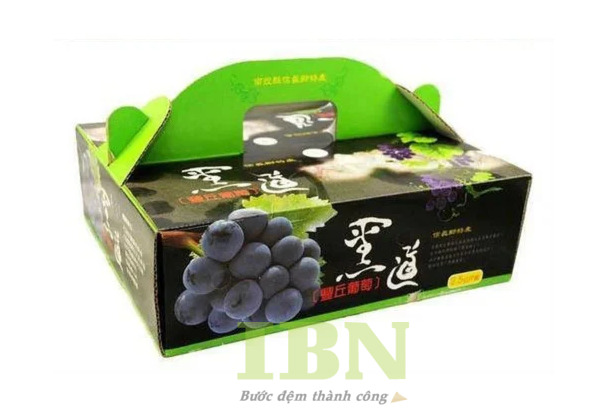 Mẫu thùng giấy carton đựng nho có quai xách giữa
