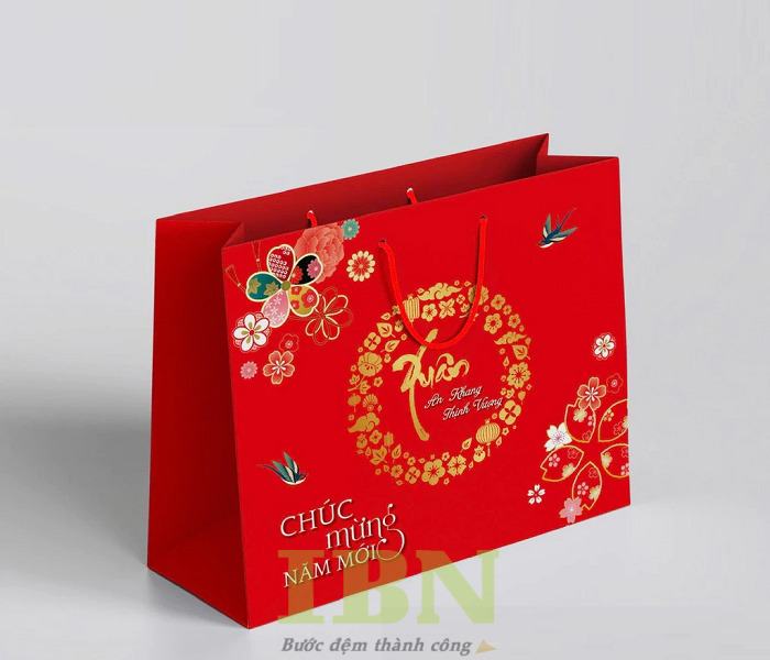 Mẫu túi giấy chúc mừng năm mới dáng ngang