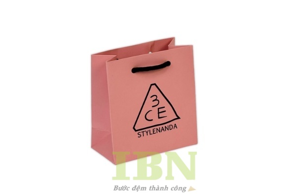 Mẫu túi giấy 3CE size nhỏ