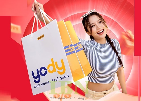 Mẫu túi giấy YODY đựng quần áo thời trang