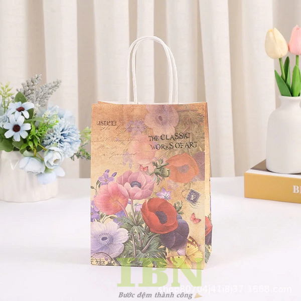 Mẫu túi giấy kraft in hoa văn đơn giản, bắt mắt