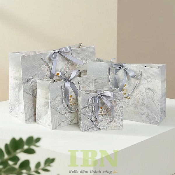 Mẫu túi giấy ivory hoa văn hoa cương