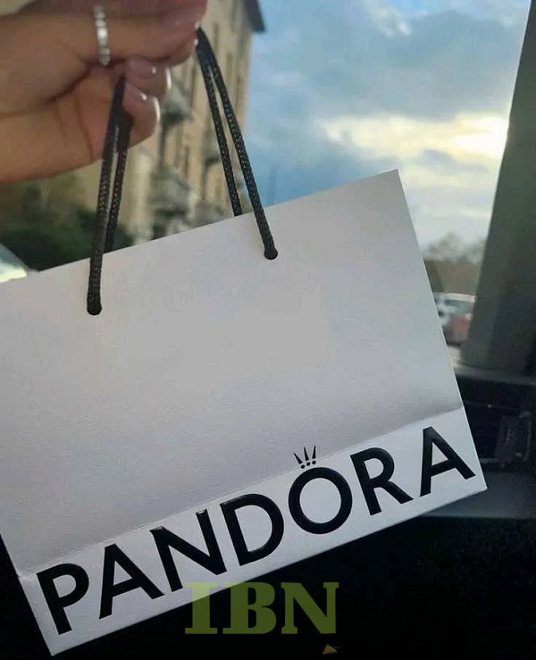 Mẫu túi giấy Pandora đựng trang sức size vừa