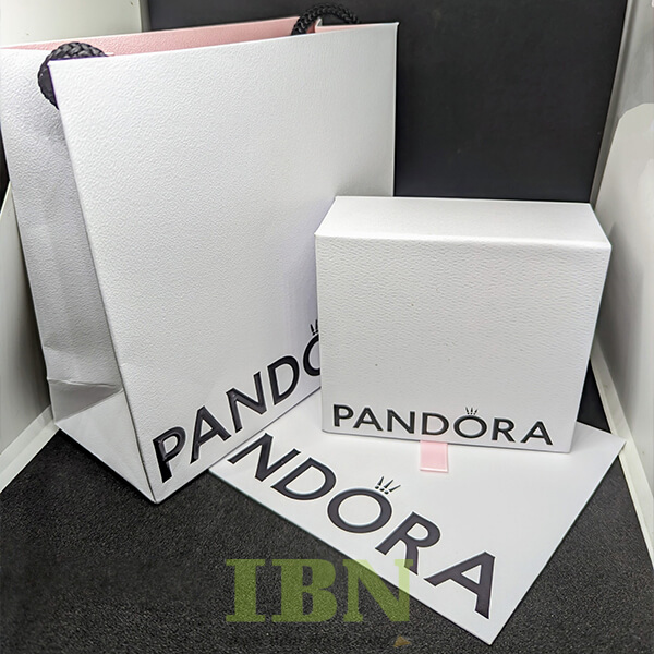 Mẫu túi giấy Pandora đựng hộp quà trang sức