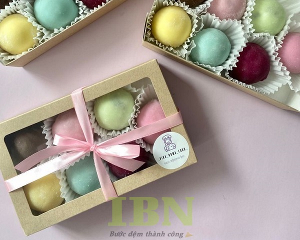 Mẫu bao bì hộp đựng bánh mochi hình chữ nhật, thắt nơ ấn tượng