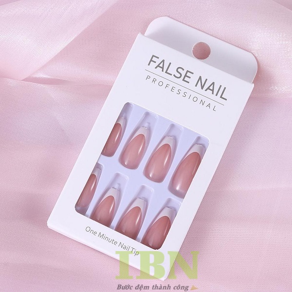 Mẫu hộp đựng nail box có bảng treo tiện lợi