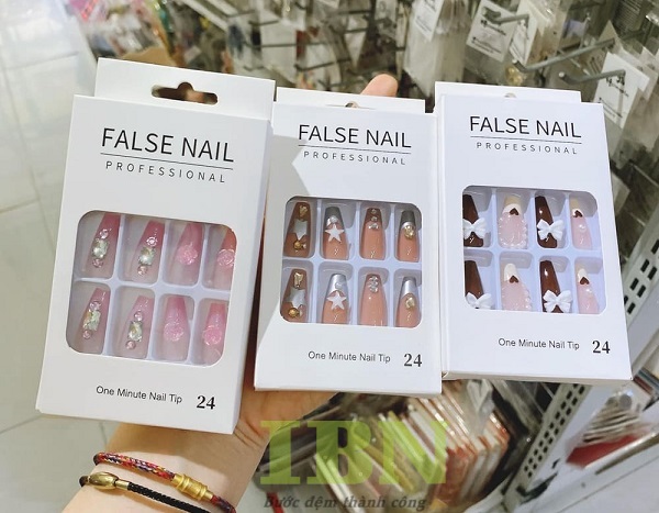 Mẫu hộp đựng nail box bằng giấy ivory