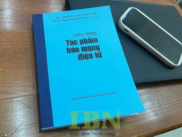 Mẫu sách giáo trình giá rẻ, bìa màu