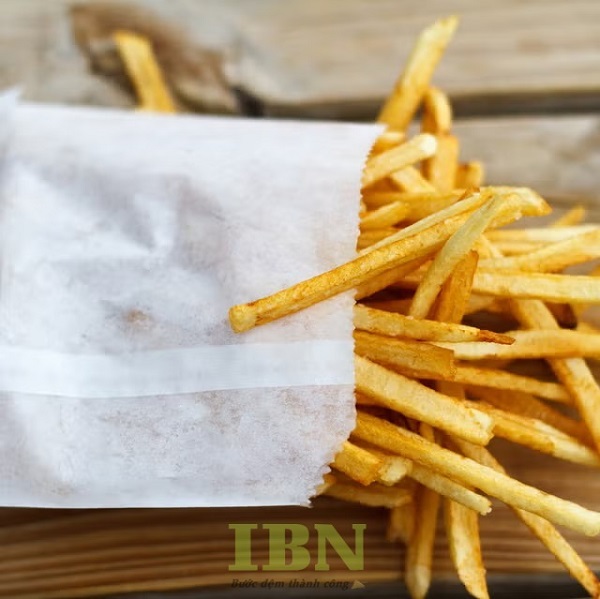 Mẫu túi đựng khoai lang lắc bằng giấy kraft trắng