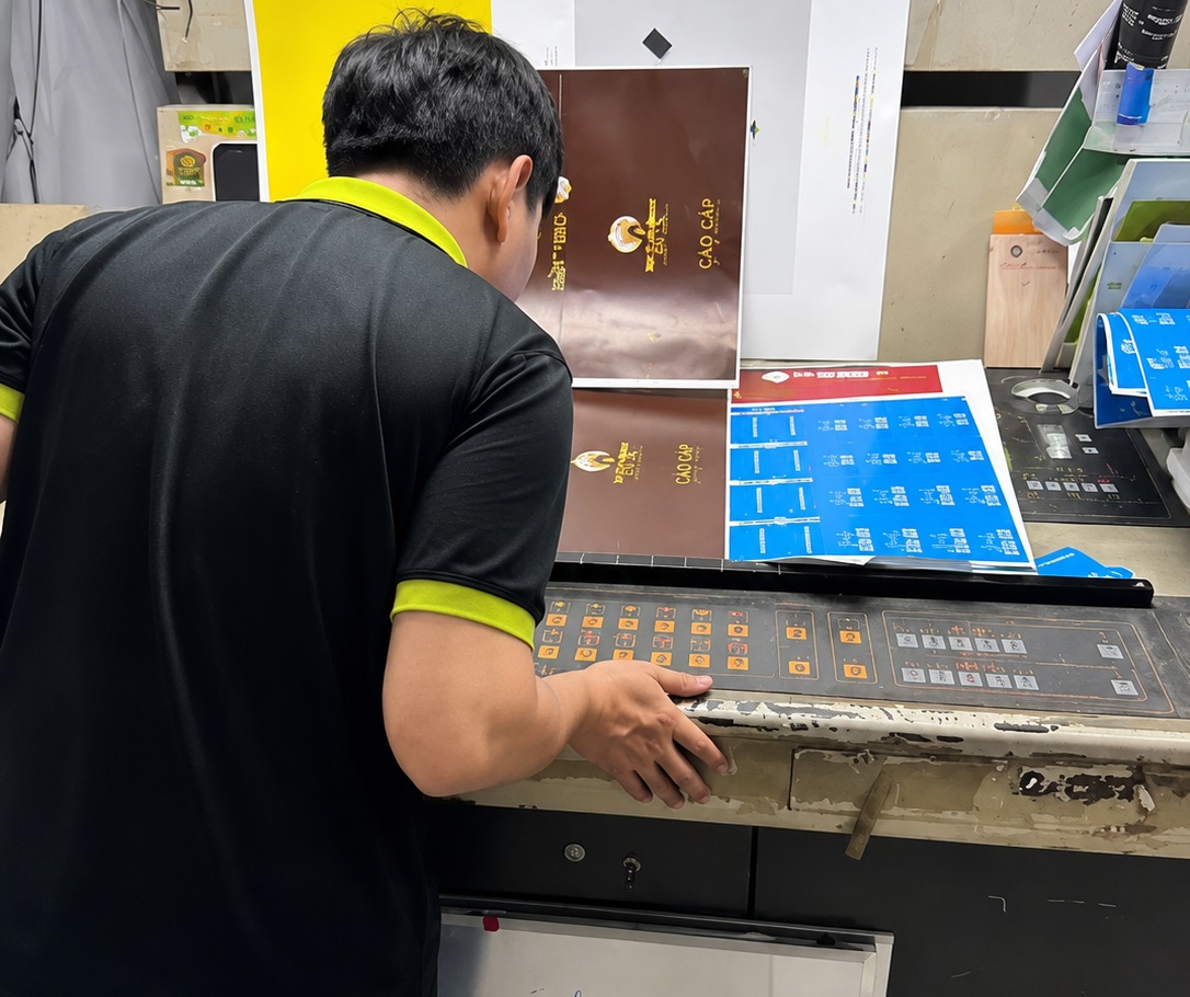 Tại sao nên đặt in hộp giấy đựng quần áo giá rẻ tại In Bảo Ngọc