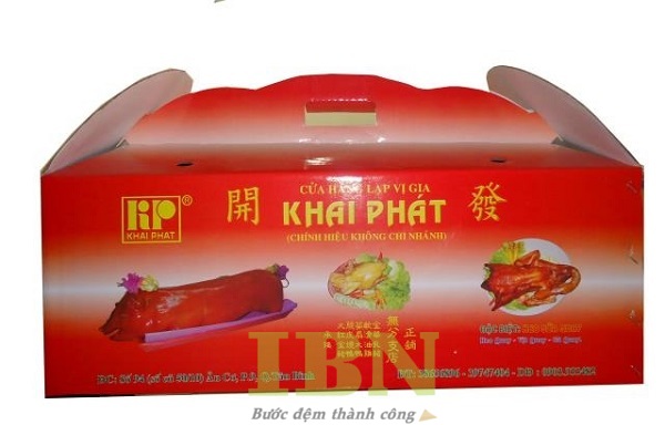 Mẫu hộp giấy đựng heo quay bằng carton 3 lớp