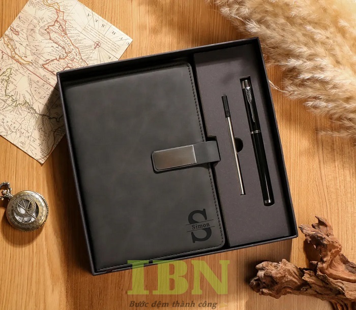 Mẫu hộp giấy đựng sổ tay màu đen sang trọng, ấn tượng
