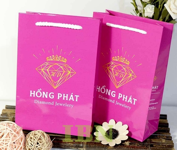 Mẫu túi giấy tiệm vàng màu hồng nổi bật