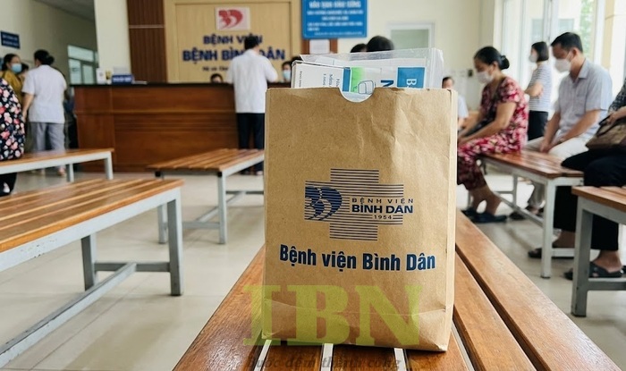 Mẫu túi giấy đựng thuốc cho phòng khám, bệnh viện Bình Dân