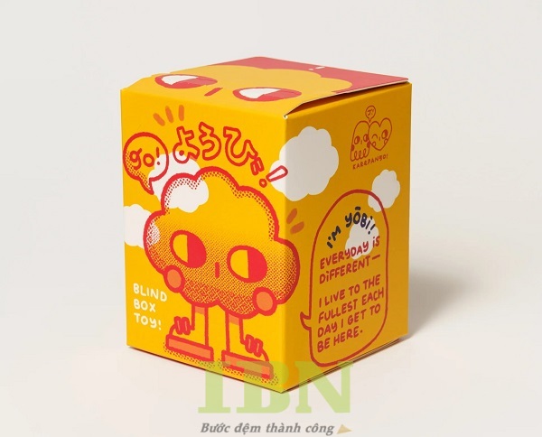 Mẫu hộp giấy blind box màu vàng nổi bặt