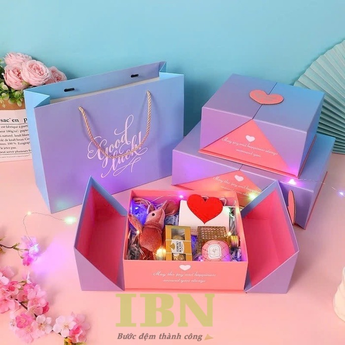 Mẫu hộp cánh bướm nắp mở hông đựng quà