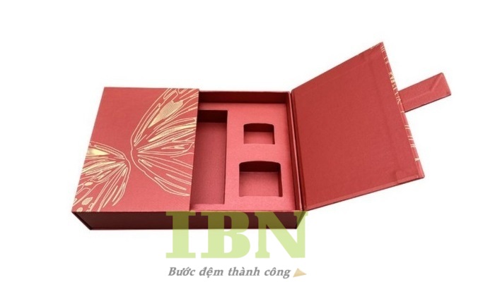 Mẫu hộp giấy cánh bướm mở nắp trên, không có miếng đáp