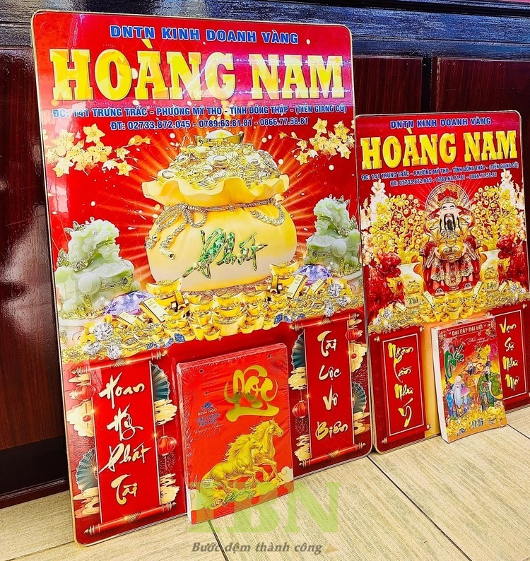 Mẫu lịch Tết cho tiệm vàng thiết kế sang trọng, cao cấp